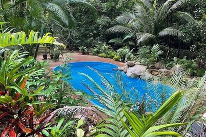 WaitaWhile Eco Retreat - Holiday sustainably, pool, walk to beach