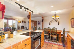 Fridge, microwave, oven, stovetop - Fort Marcy 15 | Walk to Plaza | Kiva Fireplace | Full Kitchen | Hot Tub | Pool | 2 Levels (Santa Fe)