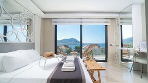 3 bedrooms, in-room safe, desk, iron/ironing board - Villa Sole Sidyma – Luxury Villa with Heated Pool, Central Location, Bay Views (Antalya)
