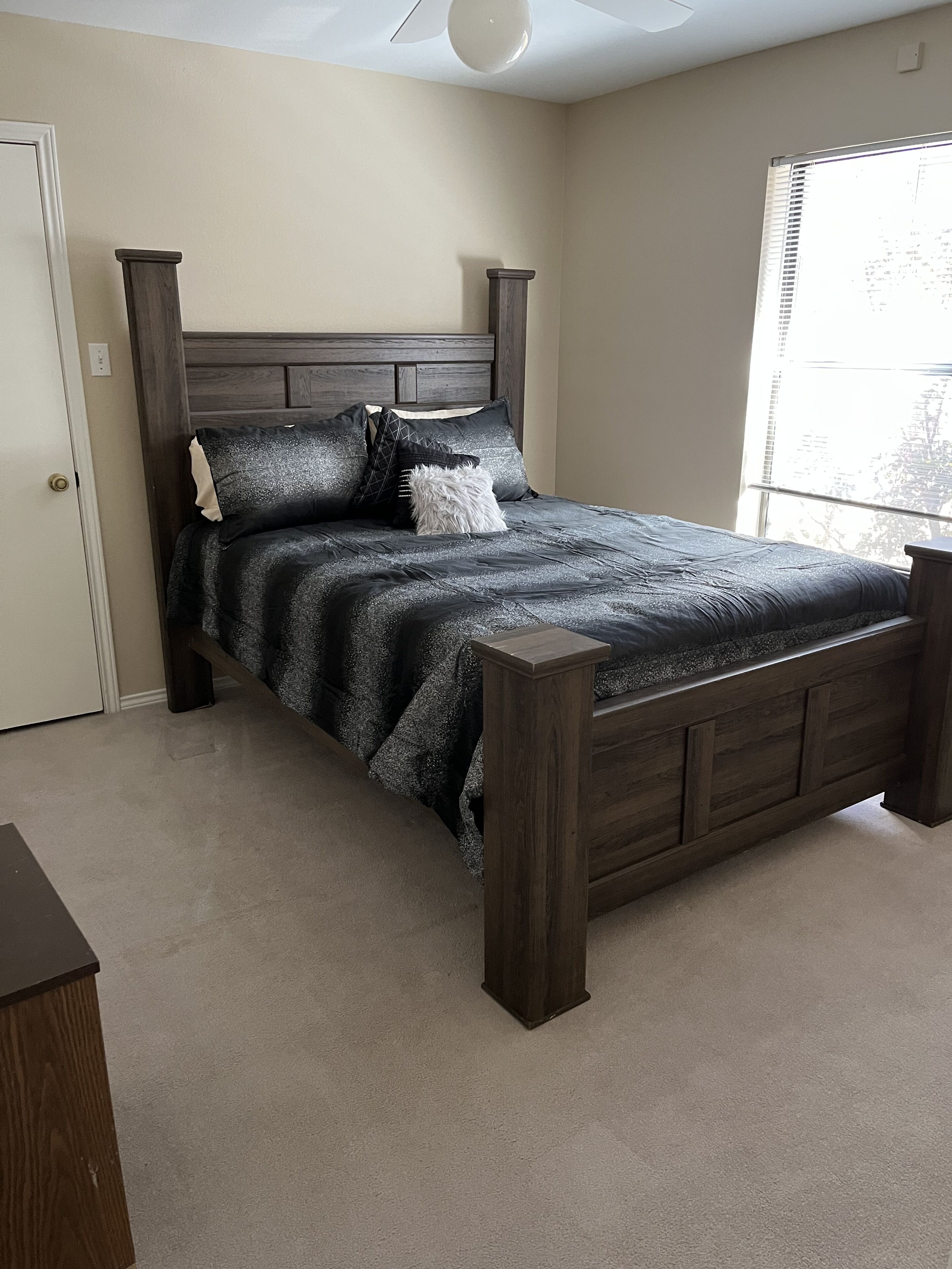 3 bedrooms, iron/ironing board, travel crib, free WiFi