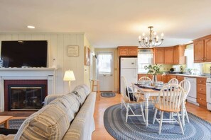 TV, fireplace, offices