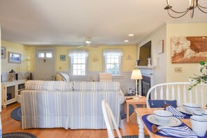 TV, fireplace, offices