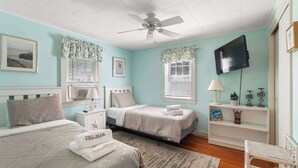 3 habitaciones, tabla de planchar con plancha, wifi y ropa de cama 