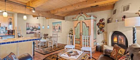 Smart TV, fireplace, DVD player, books