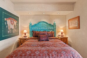 2 soverom, skrivebord, strykejern/-brett og wi-fi (inkludert)