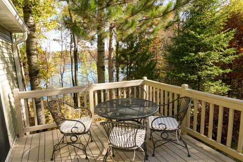 2500 SF Remodeled Cottage on a Quiet Lake in the Woods