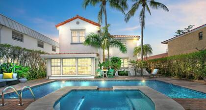 Elegant 1926 Mediterranean Home Heated Pool/Spa Sleeps 12