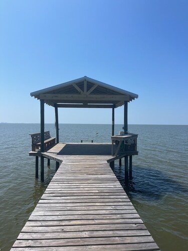 Family Friendly Cottage With  Pier and Beach on Mobile Bay 