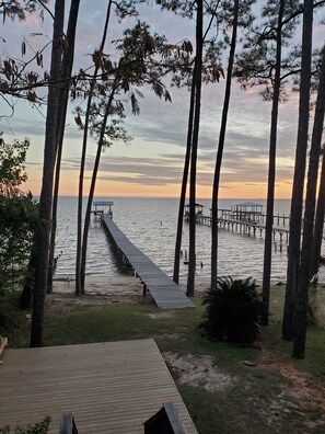 Plage, chaises longues, serviettes de plage