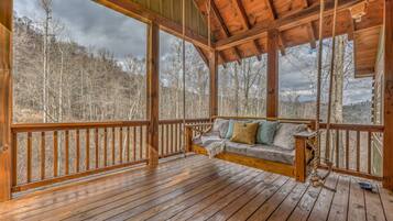 Casa, 3 habitaciones | Balcón