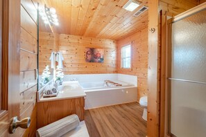 Badewanne, Whirlpool, Haartrockner, Handtücher