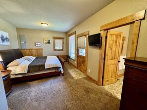 4 bedrooms, free WiFi, bed sheets