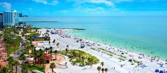 Bright-Lovely 2 Bed 1 Bath,15 Minutes From Beach