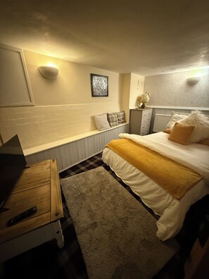 2 chambres, coffres-forts dans les chambres, fer et planche à repasser