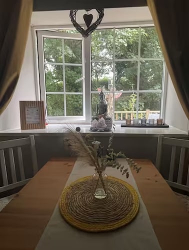 “Quirky Cottage” 2 double rooms