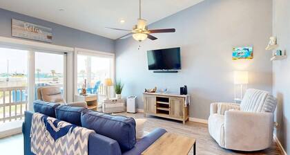 Pet Friendly Condo, Shared Pool and Hot Tub, Pet Friendly, Golf Cart Included
