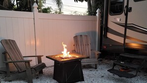 Terrace/patio - Cozy RV Camper in beautiful Clearwater (Clearwater)