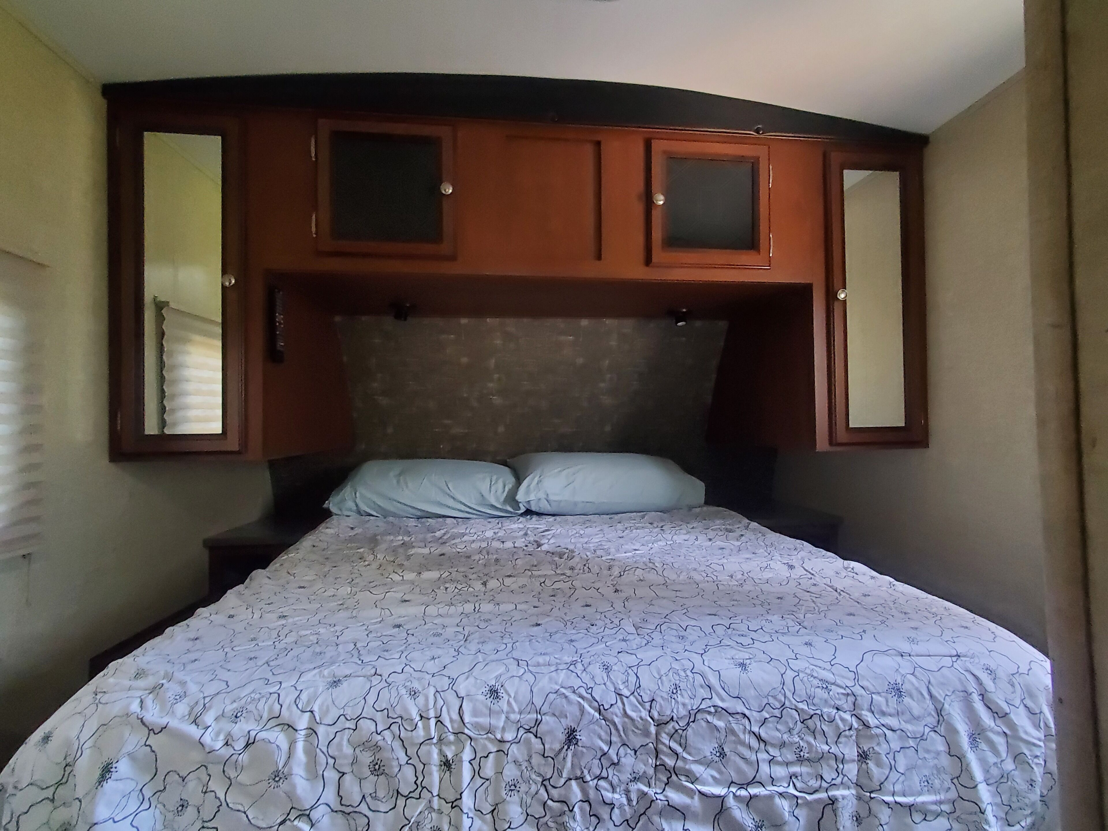 Cozy RV Camper in beautiful Clearwater