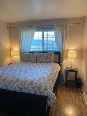 1 chambre, fer et planche à repasser, Wi-Fi gratuit, draps fournis