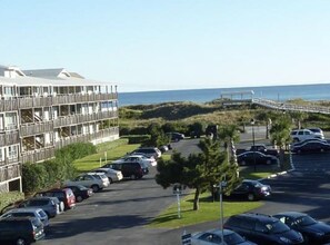 Parkplätze auf dem Gelände