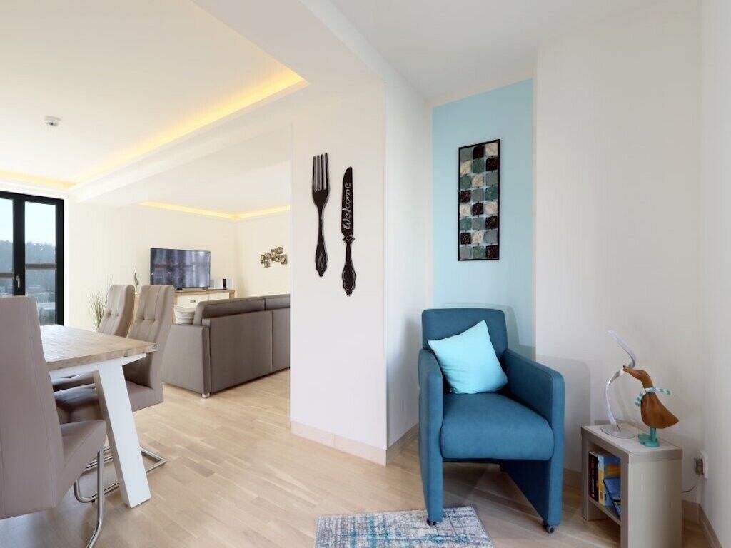 Fernseher, DVD-Player, Stereoanlage