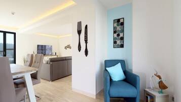 Fernseher, DVD-Player, Stereoanlage