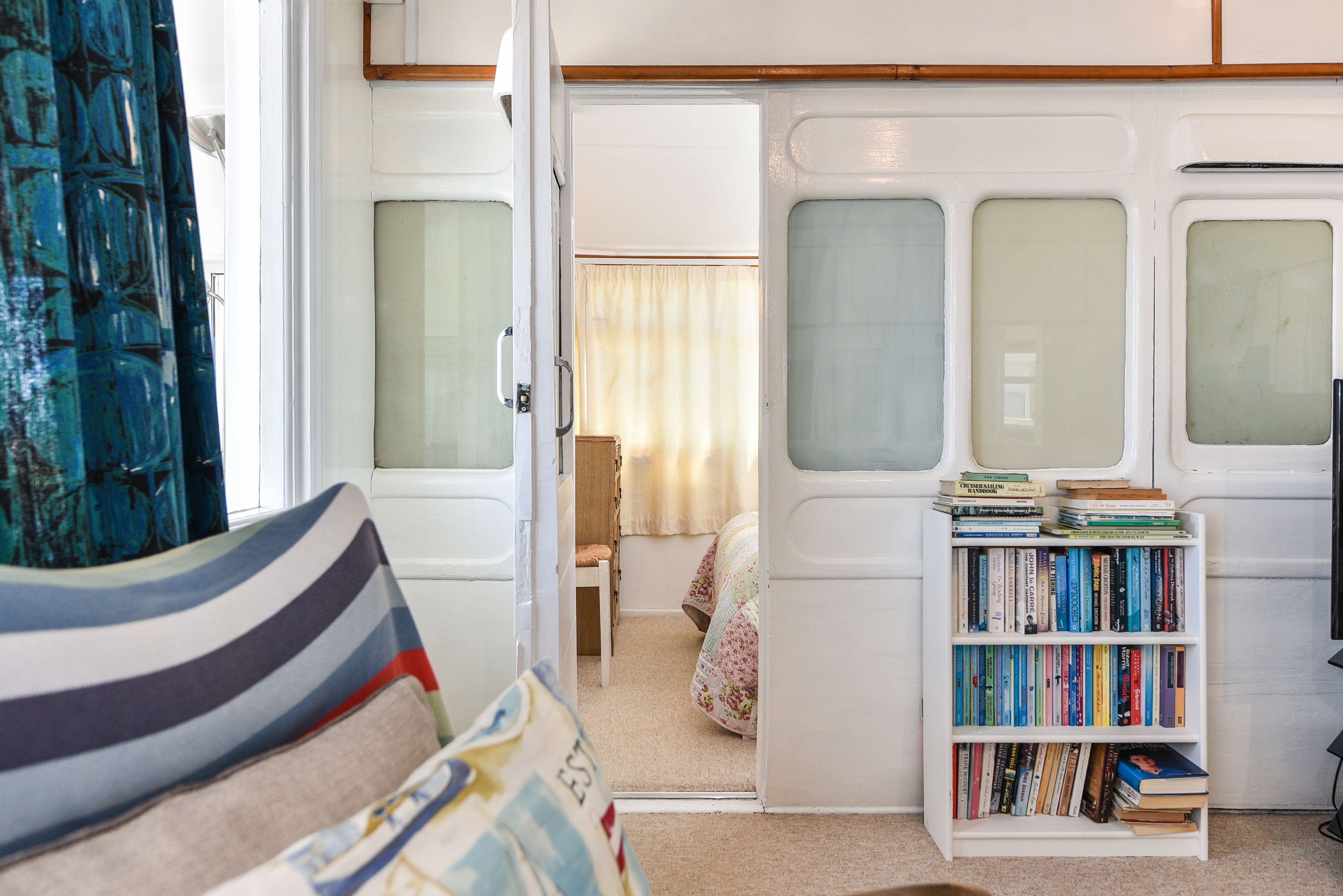 5 bedrooms, WiFi, bed sheets