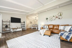 Living area - The Bumble Bee Hive at Deep Creek Lake (McHenry)