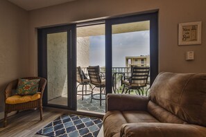 TV - Castle Reef 424 Peaceful Coastal Views (New Smyrna Beach)