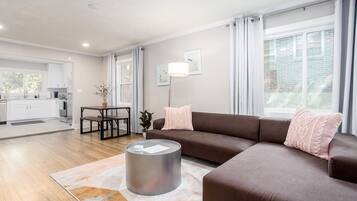 Family House | 4 bedrooms, blackout curtains, iron/ironing board, free WiFi