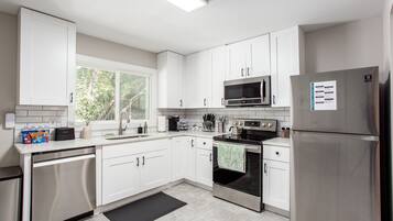 Family House | Private kitchen | Fridge, microwave, oven, stovetop