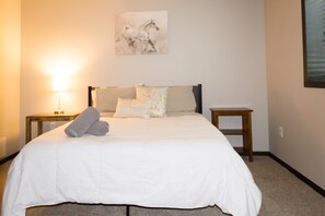 4 bedrooms, desk, iron/ironing board, travel cot