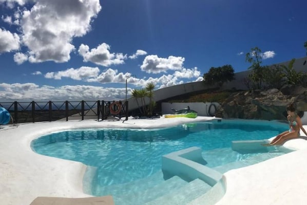 Pool - Villa Sleeps 8 with Pool and Hot Tub (Lanzarote)