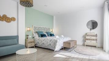 3 bedrooms, iron/ironing board, Internet, bed sheets