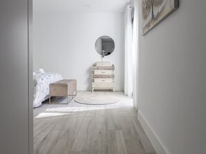 3 bedrooms, iron/ironing board, Internet, bed sheets