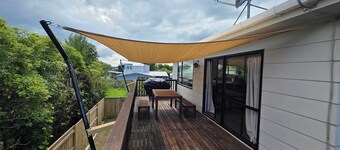 Rainbow Lake House - Lake Taupō Holiday Home