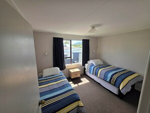 5 bedrooms, iron/ironing board, WiFi