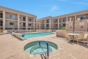 Pool - Great Location! Gated Community, Heated Pool & Spa, Near Old Town Scottsdale's Shopping/Dining/Golf! (Scottsdale)