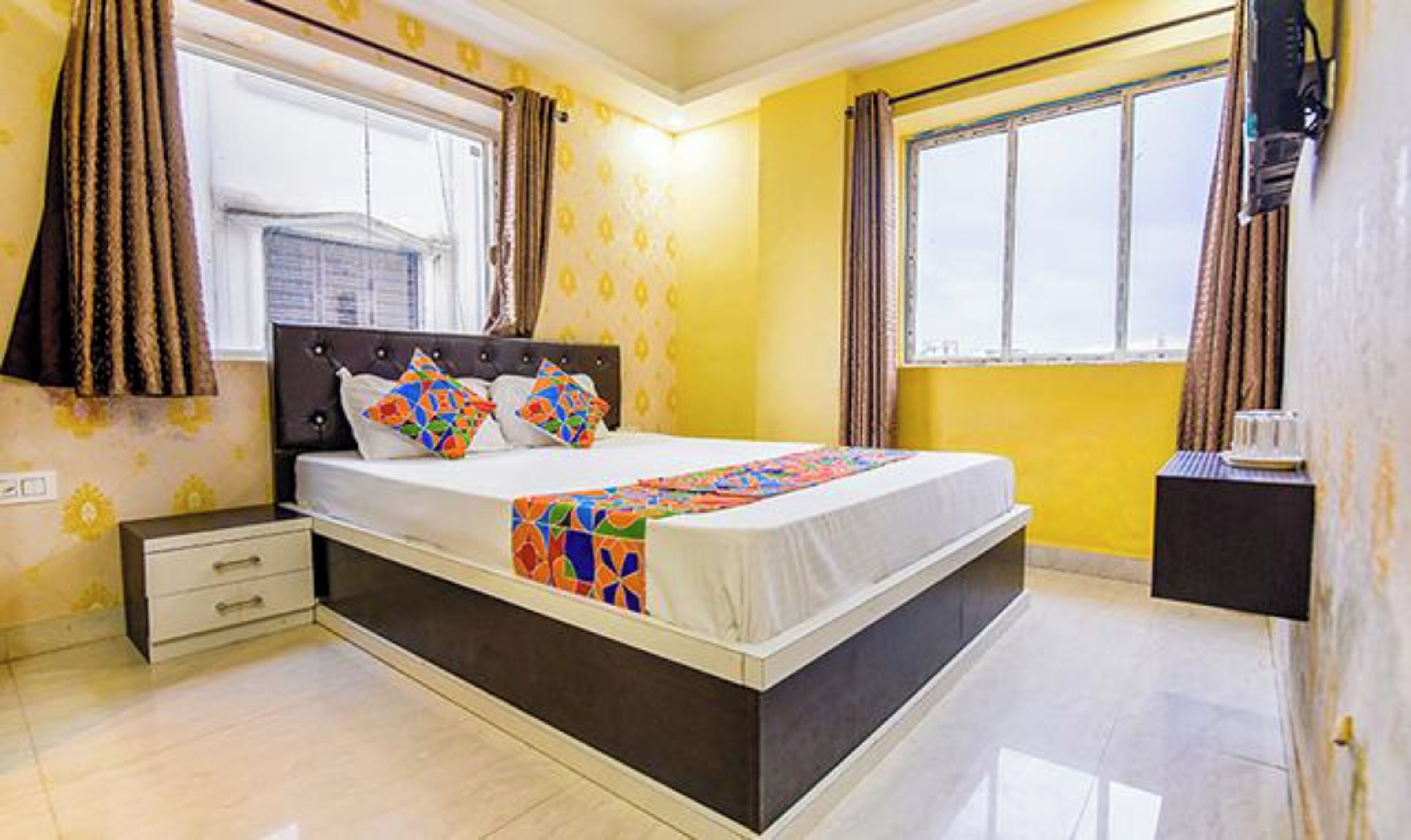 Goroomgo Anshika Inn New Town Kolkata