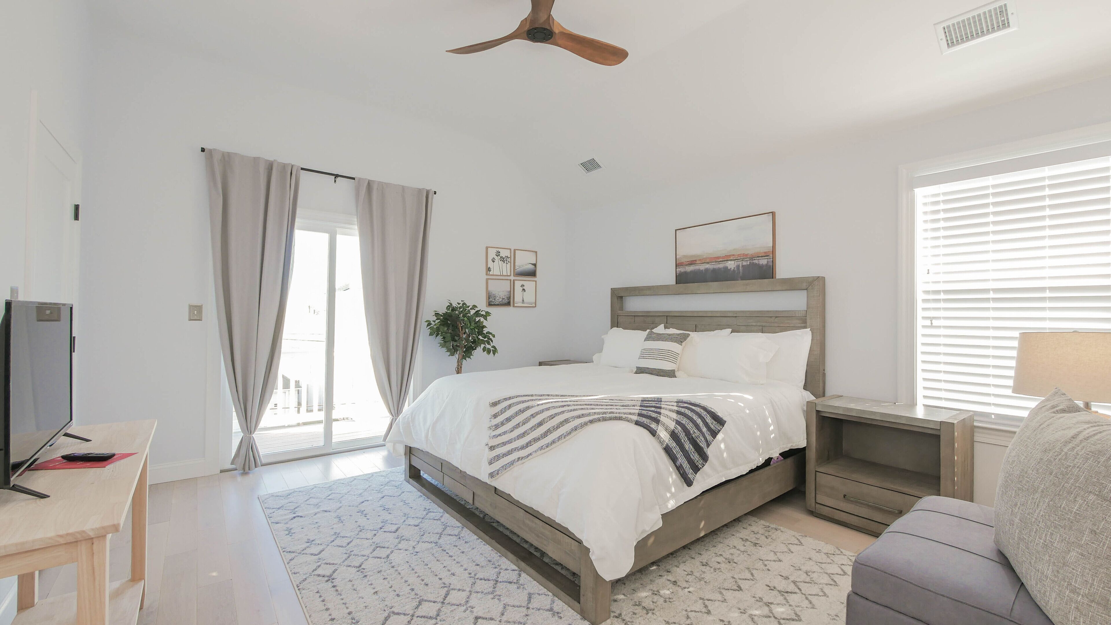 Beautiful New Construction Ventnor Beach House!