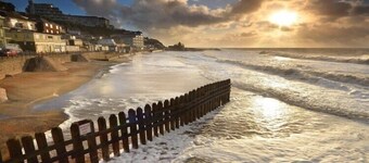 2 Blocks to Beach | Ventnor City | Multi- Level Decks | Pet Friendly