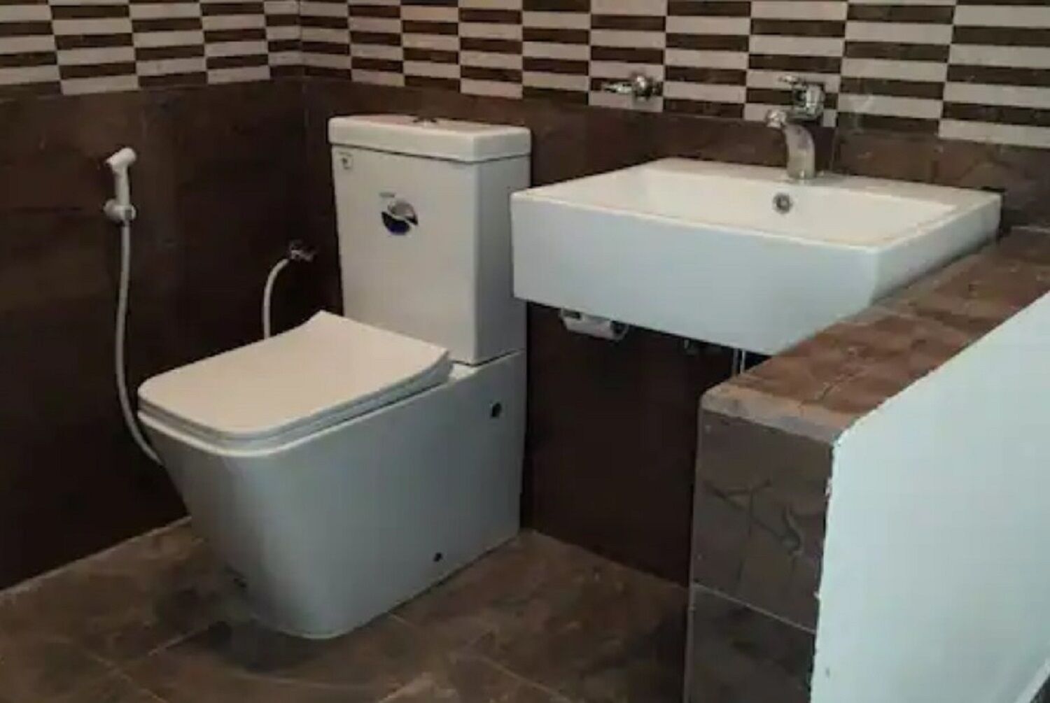 Ducha, bidé y toallas