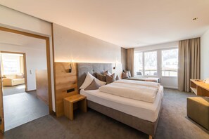 1 bedroom, in-room safe, desk, travel cot