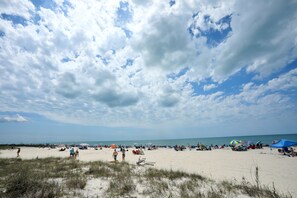 Beach nearby, sun-loungers, beach towels