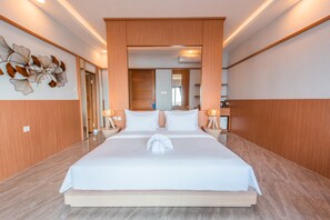 Ocean Suite Room | Desk, free WiFi, bed sheets - Sea La Vie Resort Nusa Penida (Penida Island)
