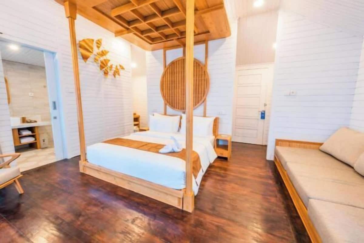 1 bedroom, desk, free WiFi, bed sheets