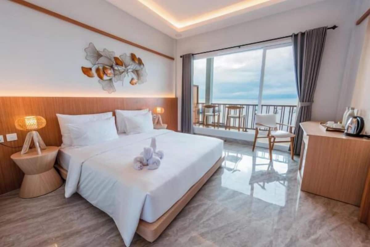 1 bedroom, desk, free WiFi, bed sheets