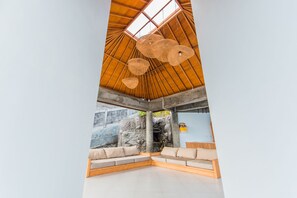 Khu tiếp khách ở sảnh