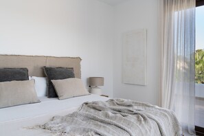 3 soverom, safe på rommet, strykejern/-brett og wi-fi (inkludert)