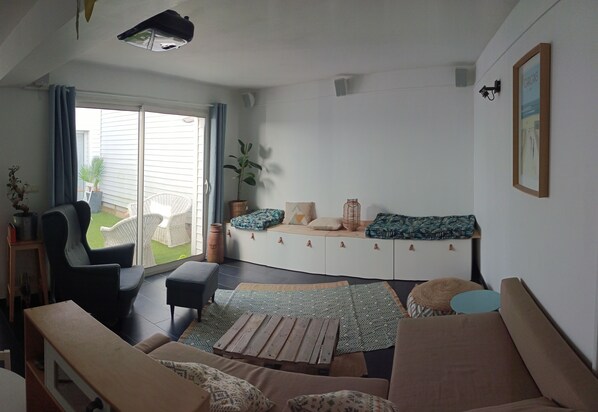 كُتُب، ستيريو، طابعة